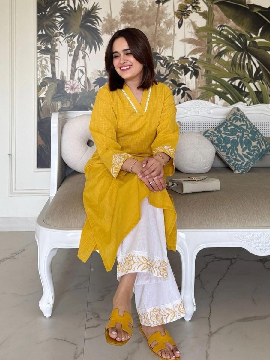 Women Mustard Solid Cotton Flex V-Neck A-Line Kurta Pant Set