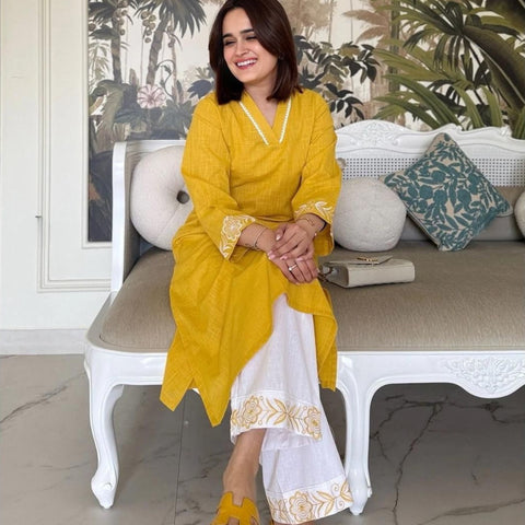 Women Mustard Solid Cotton Flex V-Neck A-Line Kurta Pant Set