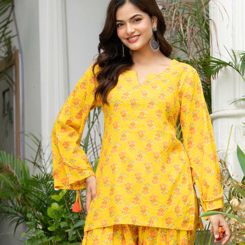 Women Yellow Printed Cotton Farsi Suit Set