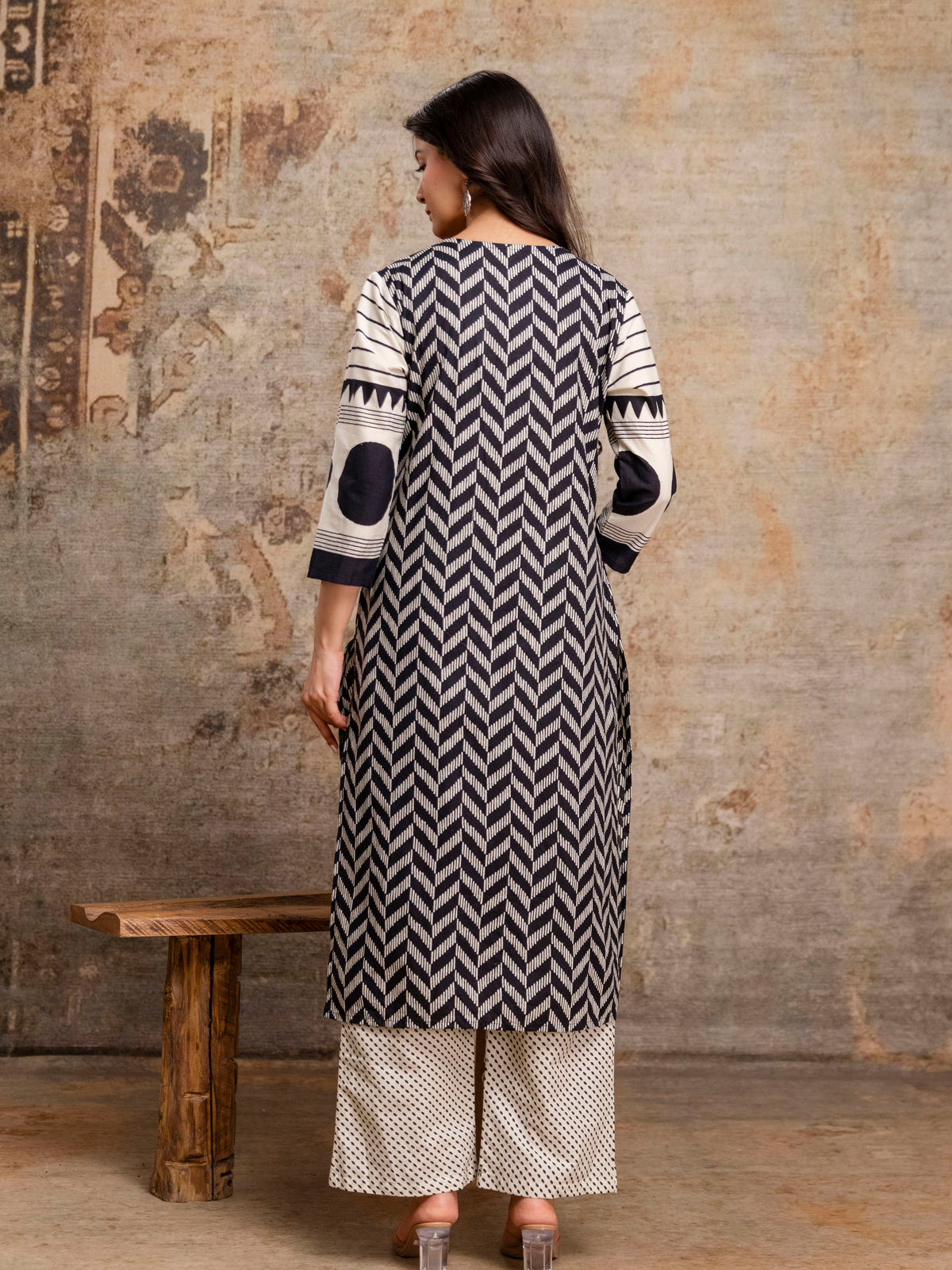 Women White & Black Geometric Print Cotton Kurta Pant Dupatta Set