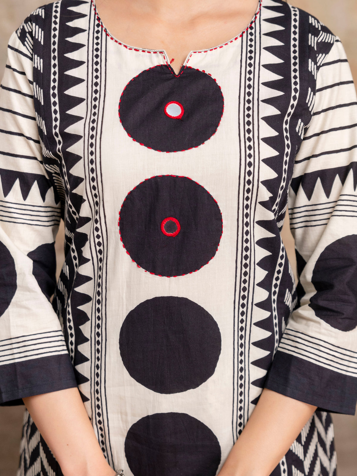 Women White & Black Geometric Print Cotton Kurta Pant Dupatta Set
