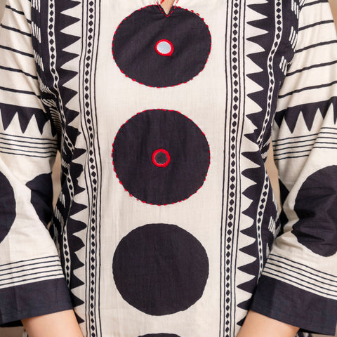 Women White & Black Geometric Print Cotton Kurta Pant Dupatta Set