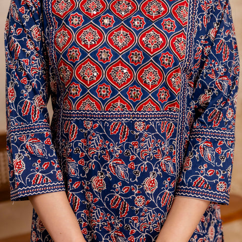 Women Navy Blue Floral Mirror Work Straight Kurta with Pant & Dupatta
