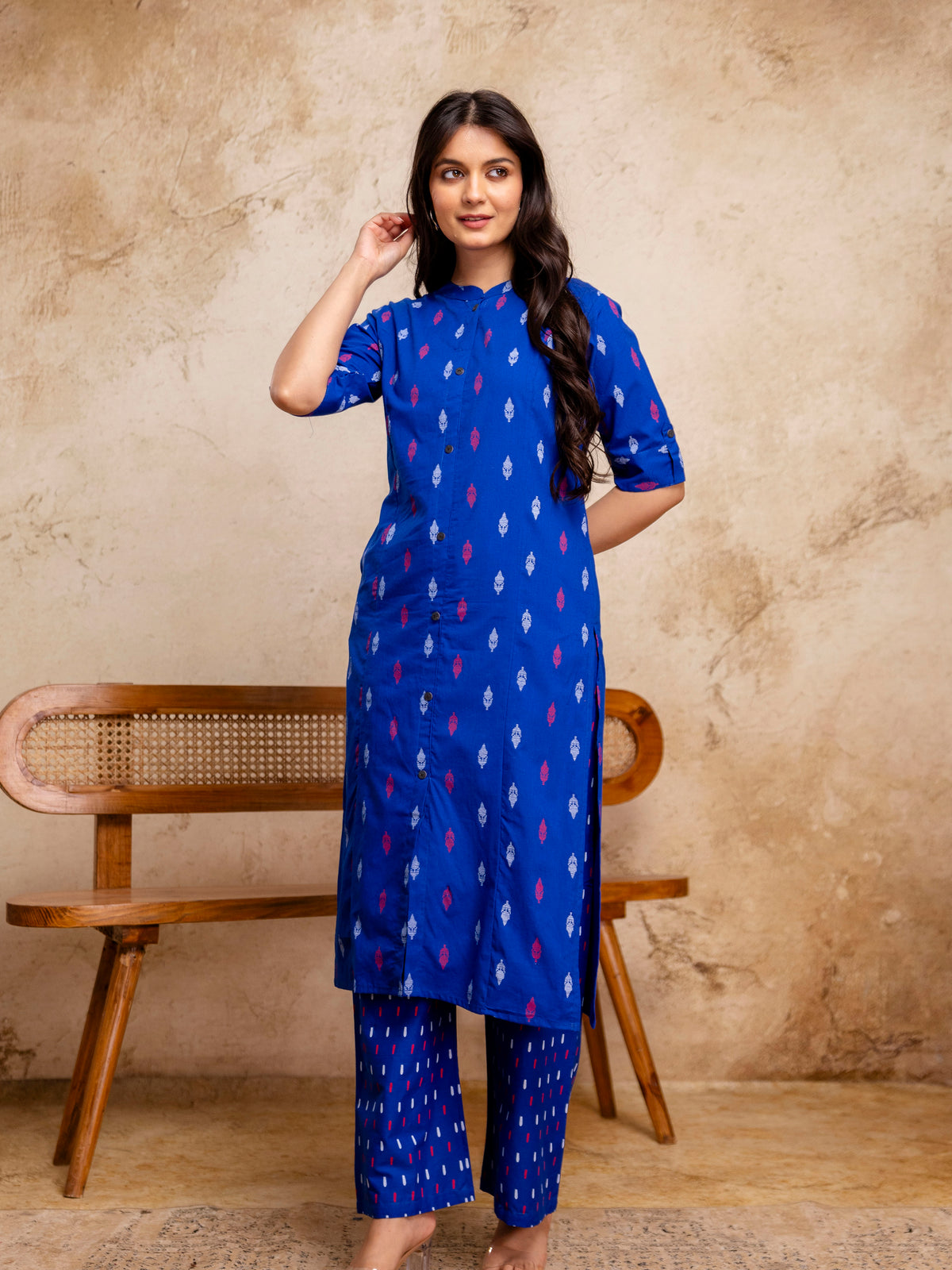 Women Blue Ikat Printed Pure Cotton Straight Kurta Pant Set