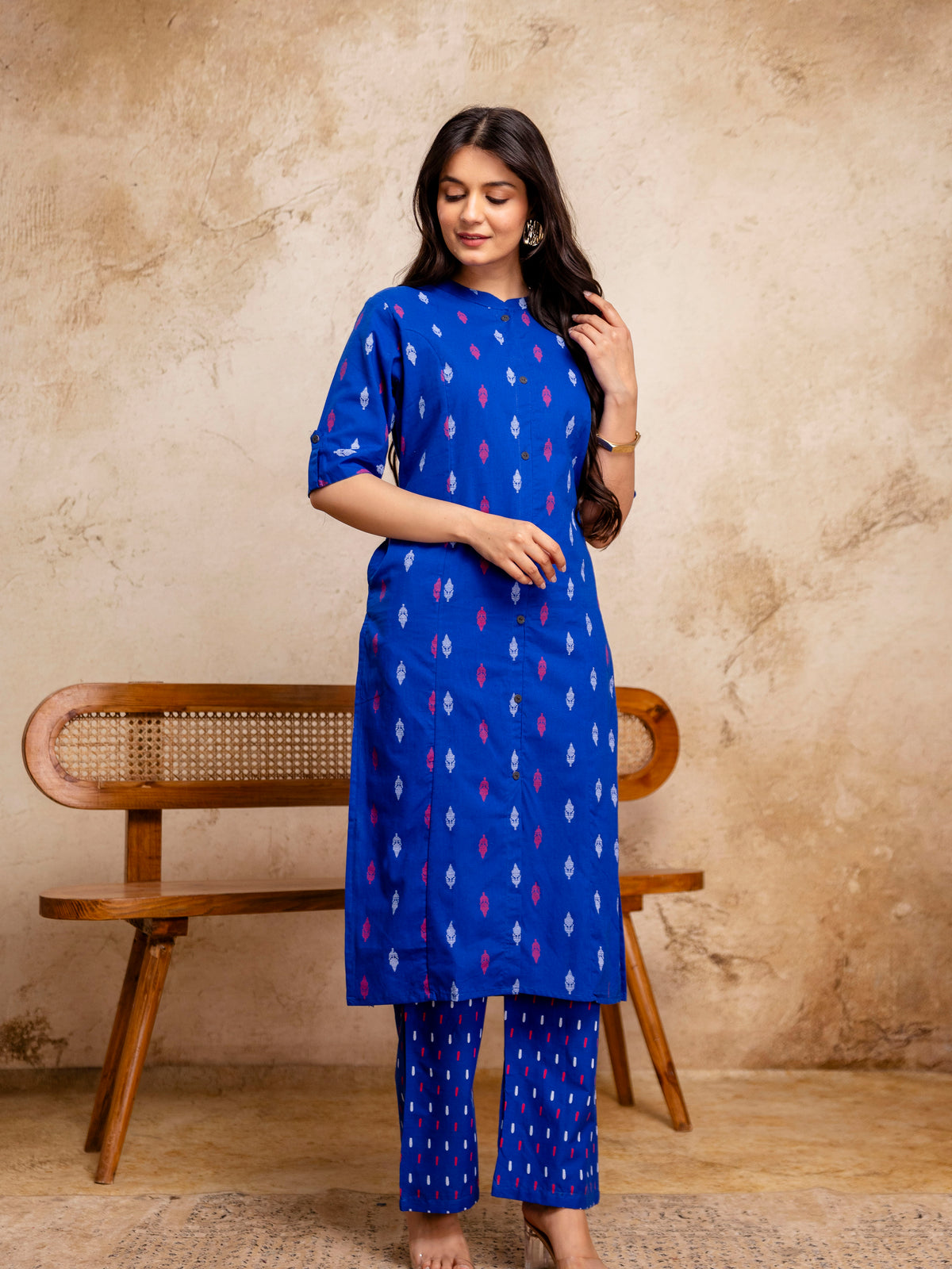 Women Blue Ikat Printed Pure Cotton Straight Kurta Pant Set