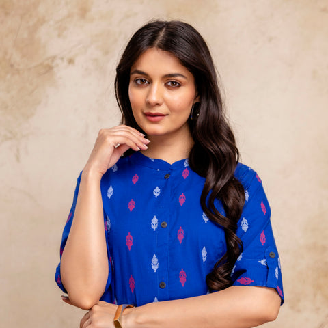 Women Blue Ikat Printed Pure Cotton Straight Kurta Pant Set