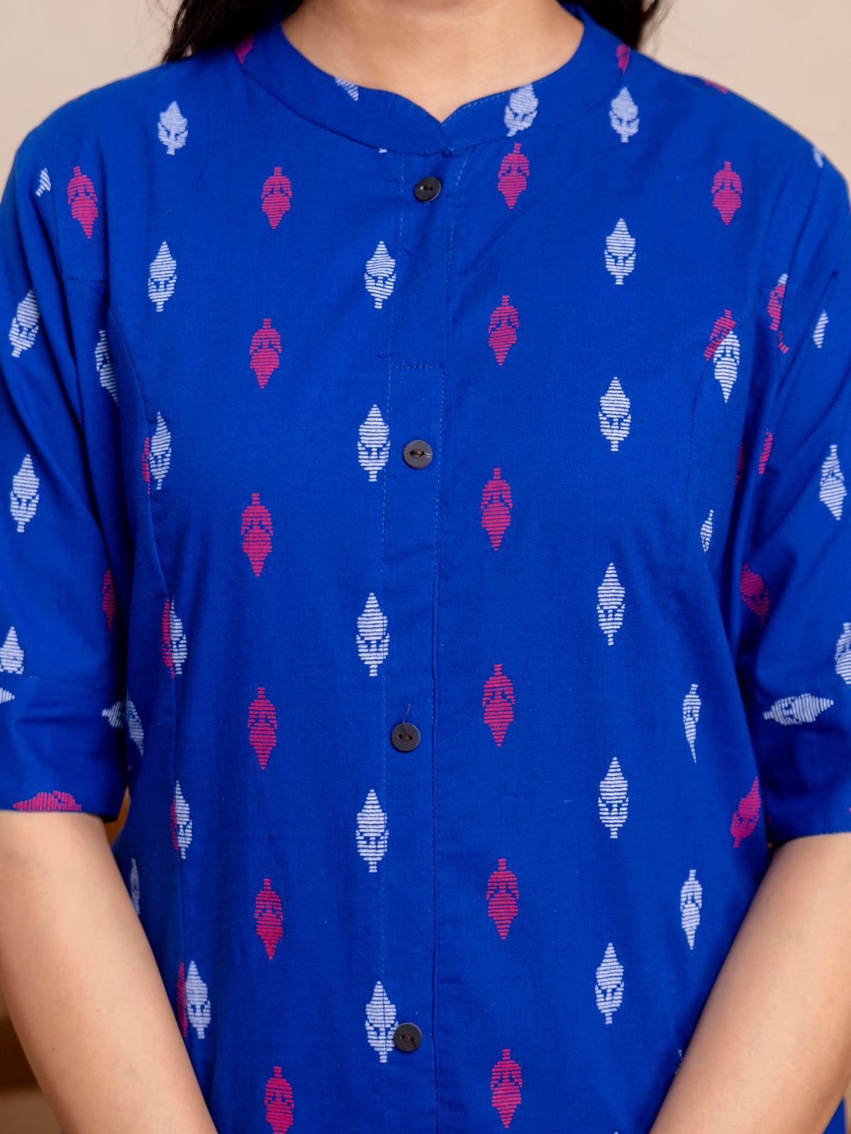 Women Blue Ikat Printed Pure Cotton Straight Kurta Pant Set