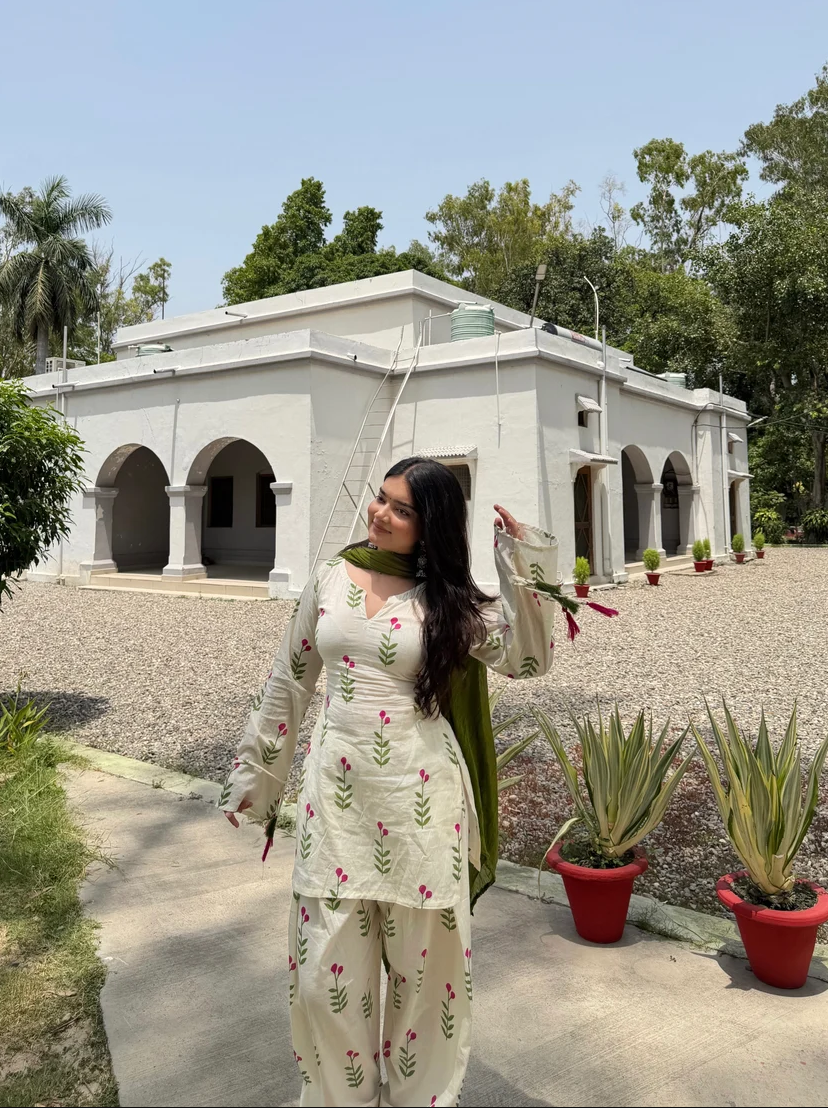 Women Cream Floral 3 Piece Cotton Farshi Salwar Suit with Green Dupatta