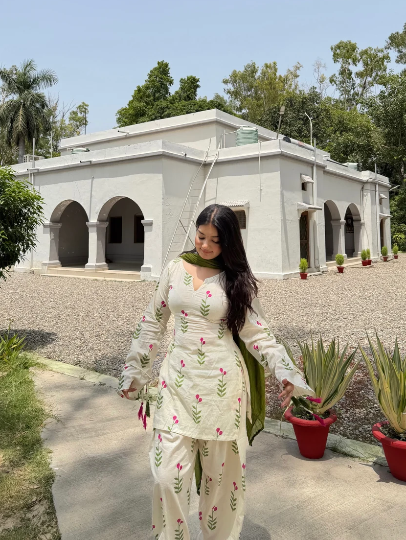 Women Cream Floral 3 Piece Cotton Farshi Salwar Suit with Green Dupatta