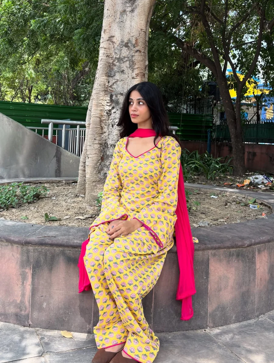Women Yellow Floral Print Cotton Farshi Salwar Suit with Pink Dupatta