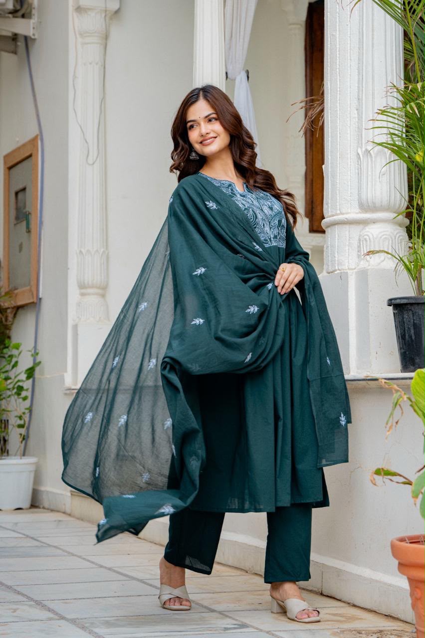 Women Green Embroidered Notch Neck Anarkali Kurta Pant Dupatta Set