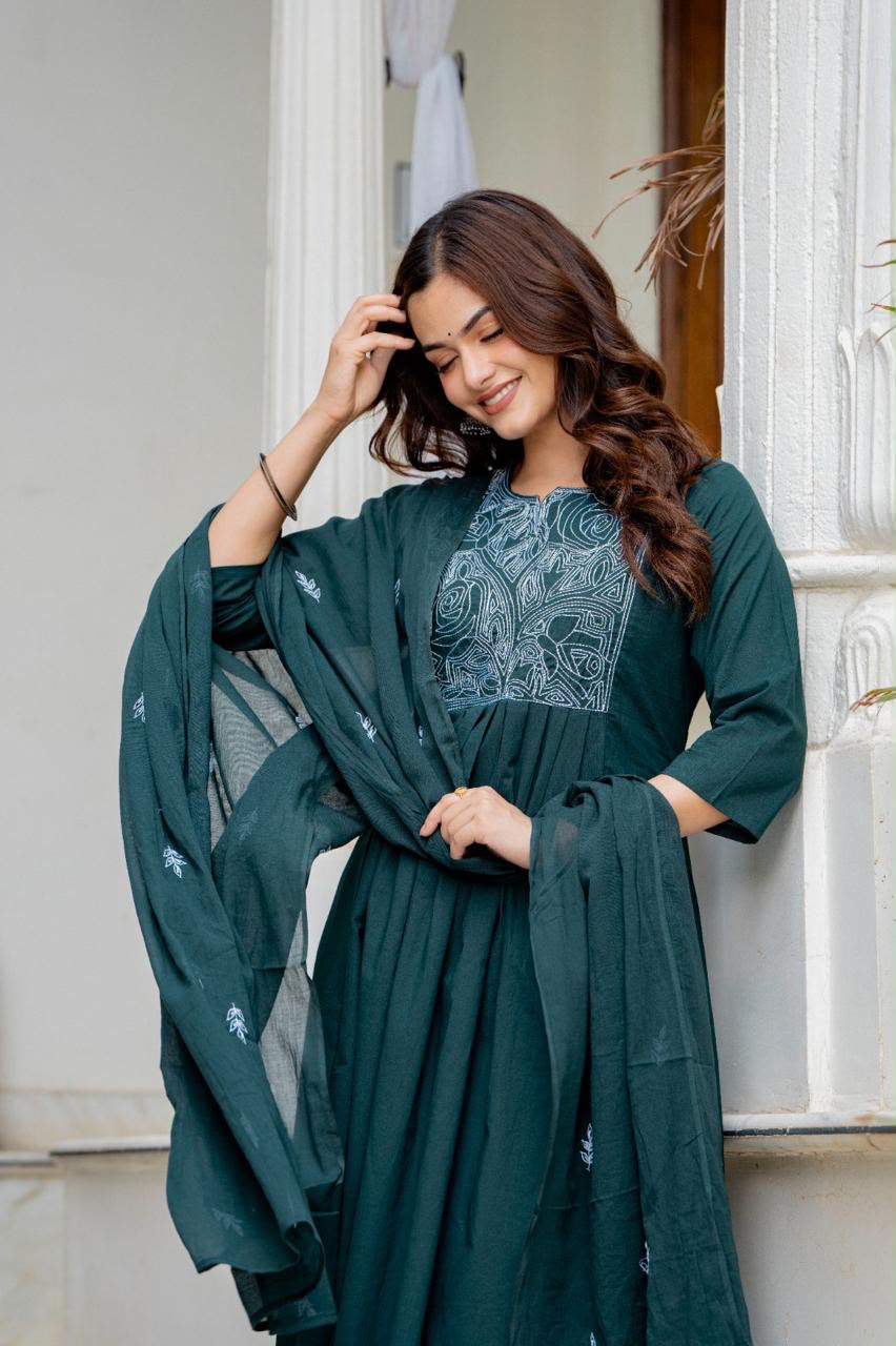 Women Green Embroidered Notch Neck Anarkali Kurta Pant Dupatta Set