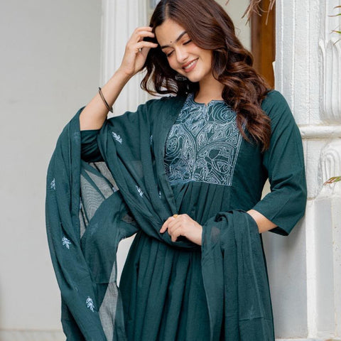 Women Green Embroidered Notch Neck Anarkali Kurta Pant Dupatta Set