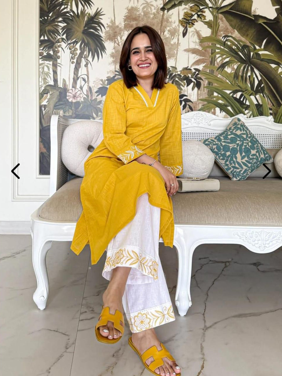 Women Mustard Solid Cotton Flex V-Neck A-Line Kurta Pant Set